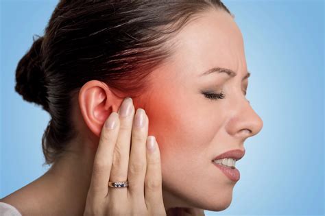 Симптомы пробки в ухе и их проявления